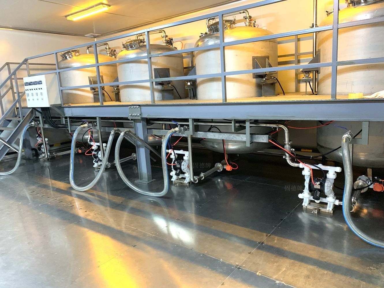 鋰電池客戶來廠里考察，回去后把生產(chǎn)車間的泵全換了......