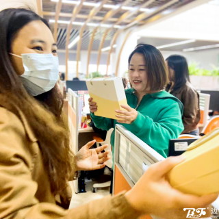 今天，是她的節(jié)日